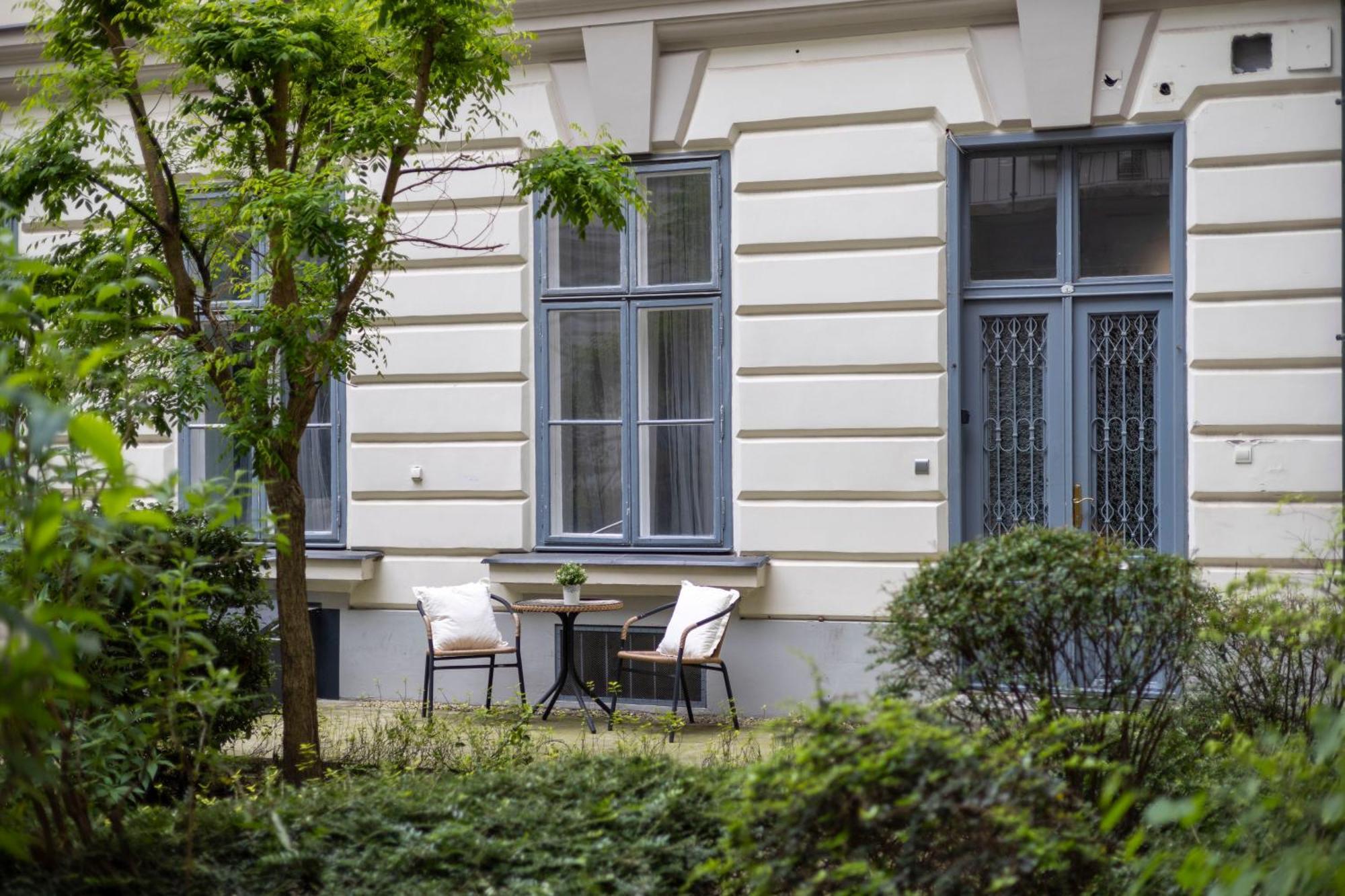 Hidden Gem With Terrace On The Andrassy Fashion Road Apartman Budapest Kültér fotó