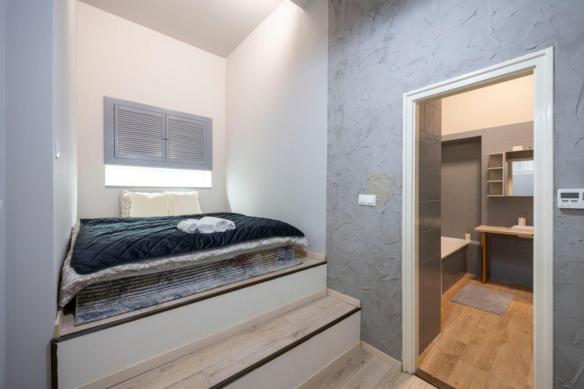 Hidden Gem With Terrace On The Andrassy Fashion Road Apartman Budapest Kültér fotó